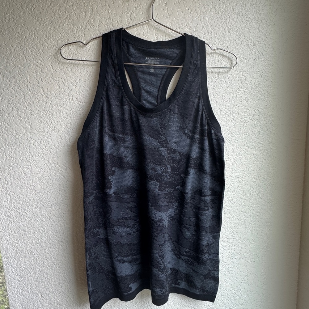 NWT camo Athleta Momentum tank